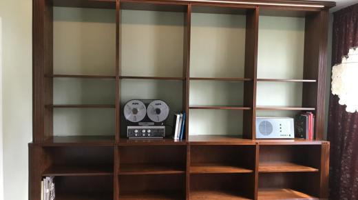 Bücherregal in braun