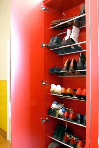 Schuhschrank in rot